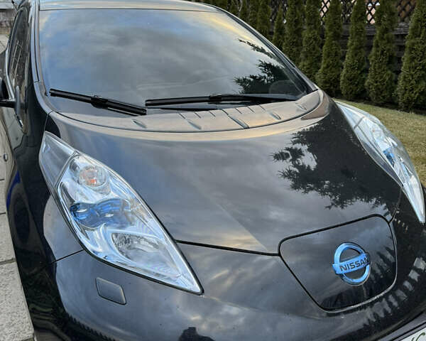 Черный Ниссан Лиф, объемом двигателя 0 л и пробегом 176 тыс. км за 4800 $, фото 1 на Automoto.ua