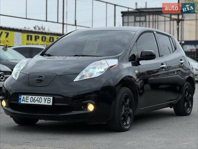 Черный Ниссан Лиф, объемом двигателя 0 л и пробегом 155 тыс. км за 4900 $, фото 1 на Automoto.ua