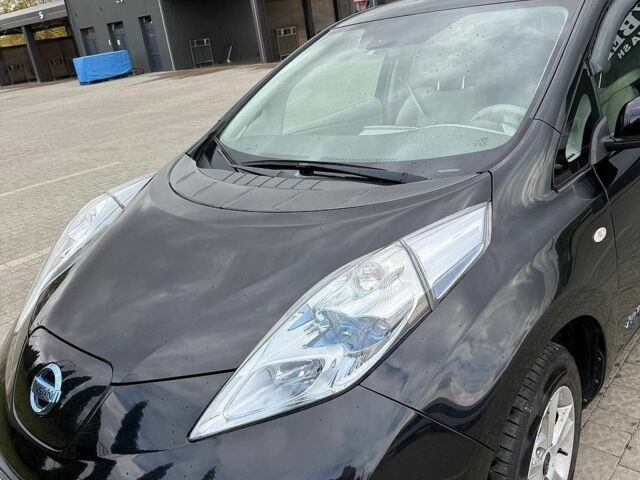 Чорний Ніссан Ліф, об'ємом двигуна 0 л та пробігом 103 тис. км за 4600 $, фото 1 на Automoto.ua