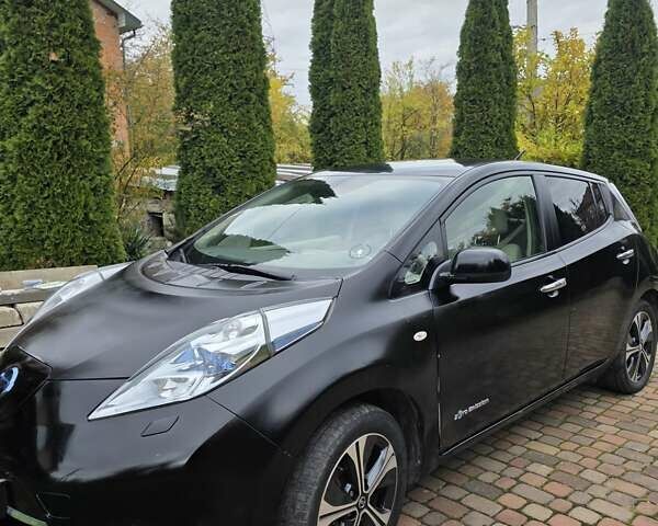 Черный Ниссан Лиф, объемом двигателя 0 л и пробегом 221 тыс. км за 3800 $, фото 1 на Automoto.ua