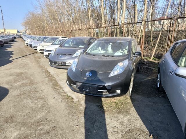 Черный Ниссан Лиф, объемом двигателя 0 л и пробегом 93 тыс. км за 4200 $, фото 1 на Automoto.ua