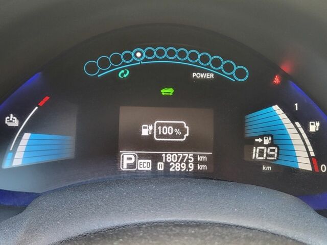 Черный Ниссан Лиф, объемом двигателя 0 л и пробегом 180 тыс. км за 5200 $, фото 1 на Automoto.ua