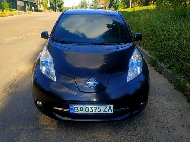 Чорний Ніссан Ліф, об'ємом двигуна 0 л та пробігом 190 тис. км за 9500 $, фото 1 на Automoto.ua
