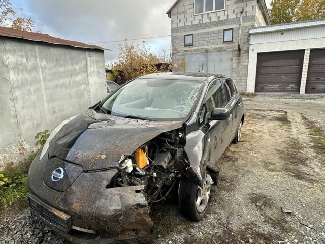 Черный Ниссан Лиф, объемом двигателя 0 л и пробегом 91 тыс. км за 2800 $, фото 1 на Automoto.ua