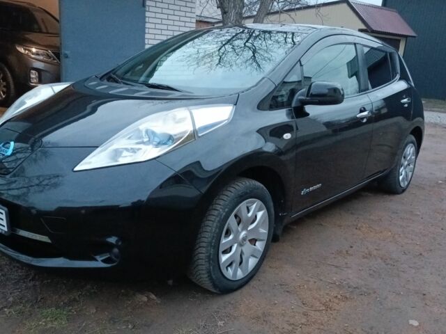 Черный Ниссан Лиф, объемом двигателя 0 л и пробегом 107 тыс. км за 4500 $, фото 1 на Automoto.ua