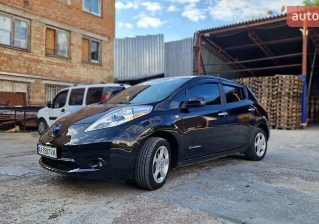 Черный Ниссан Лиф, объемом двигателя 0 л и пробегом 123 тыс. км за 6500 $, фото 1 на Automoto.ua