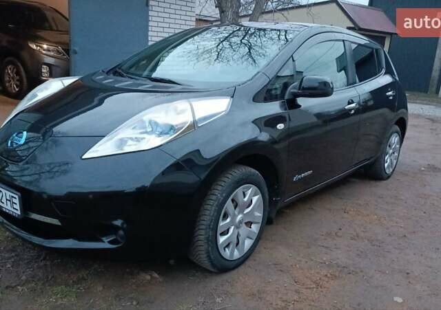 Чорний Ніссан Ліф, об'ємом двигуна 0 л та пробігом 107 тис. км за 5050 $, фото 1 на Automoto.ua