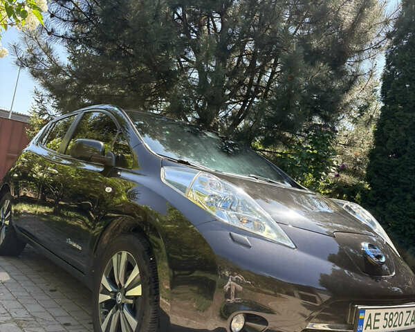Черный Ниссан Лиф, объемом двигателя 0 л и пробегом 123 тыс. км за 7800 $, фото 1 на Automoto.ua