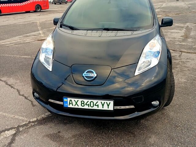 Черный Ниссан Лиф, объемом двигателя 0 л и пробегом 115 тыс. км за 6800 $, фото 1 на Automoto.ua