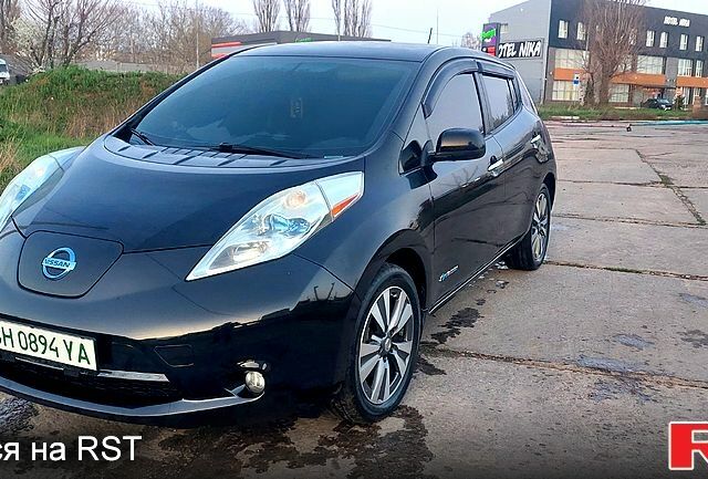 Черный Ниссан Лиф, объемом двигателя 0 л и пробегом 119 тыс. км за 8700 $, фото 1 на Automoto.ua