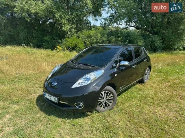 Чорний Ніссан Ліф, об'ємом двигуна 0 л та пробігом 215 тис. км за 7500 $, фото 1 на Automoto.ua