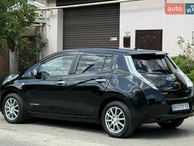 Черный Ниссан Лиф, объемом двигателя 0 л и пробегом 53 тыс. км за 7999 $, фото 1 на Automoto.ua