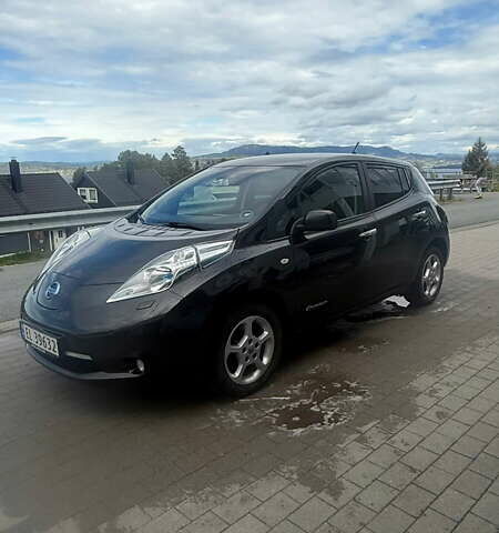 Черный Ниссан Лиф, объемом двигателя 0 л и пробегом 157 тыс. км за 5950 $, фото 1 на Automoto.ua