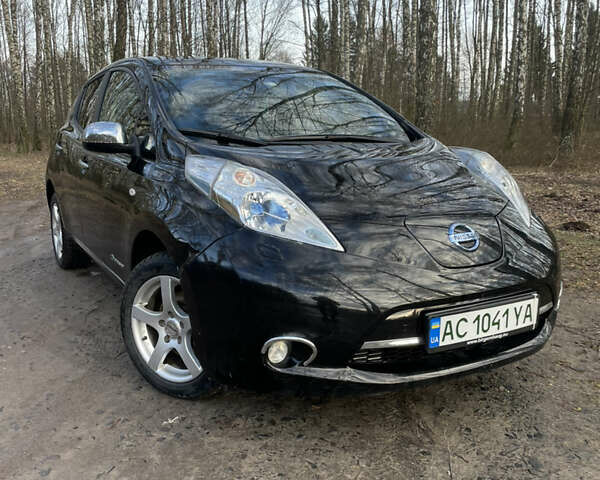Черный Ниссан Лиф, объемом двигателя 0 л и пробегом 125 тыс. км за 6199 $, фото 1 на Automoto.ua