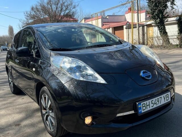 Чорний Ніссан Ліф, об'ємом двигуна 0 л та пробігом 128 тис. км за 7600 $, фото 1 на Automoto.ua