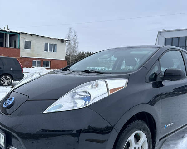 Черный Ниссан Лиф, объемом двигателя 0 л и пробегом 97 тыс. км за 11900 $, фото 1 на Automoto.ua