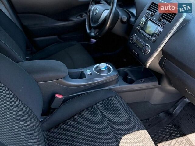 Черный Ниссан Лиф, объемом двигателя 0 л и пробегом 104 тыс. км за 5454 $, фото 1 на Automoto.ua