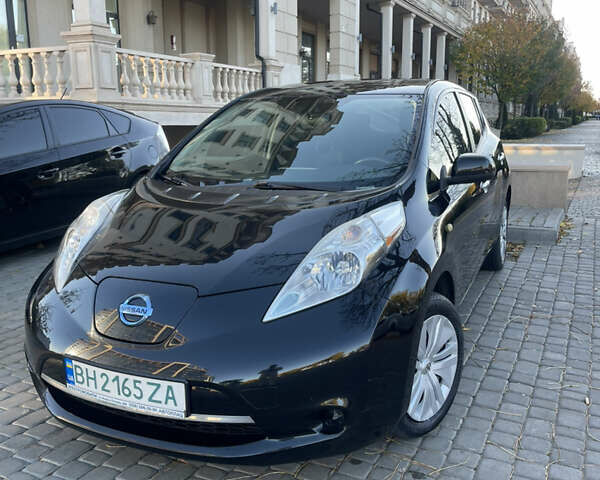 Черный Ниссан Лиф, объемом двигателя 0 л и пробегом 133 тыс. км за 7500 $, фото 1 на Automoto.ua