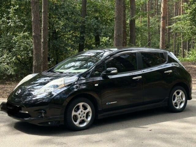 Черный Ниссан Лиф, объемом двигателя 0 л и пробегом 103 тыс. км за 5500 $, фото 1 на Automoto.ua