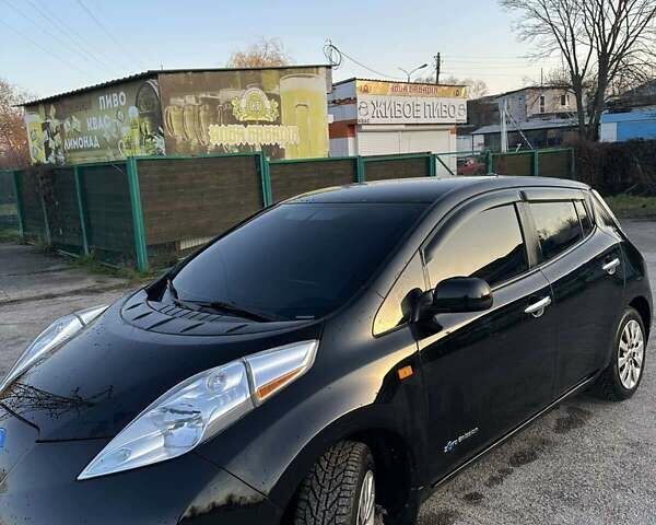 Черный Ниссан Лиф, объемом двигателя 0 л и пробегом 126 тыс. км за 7000 $, фото 1 на Automoto.ua