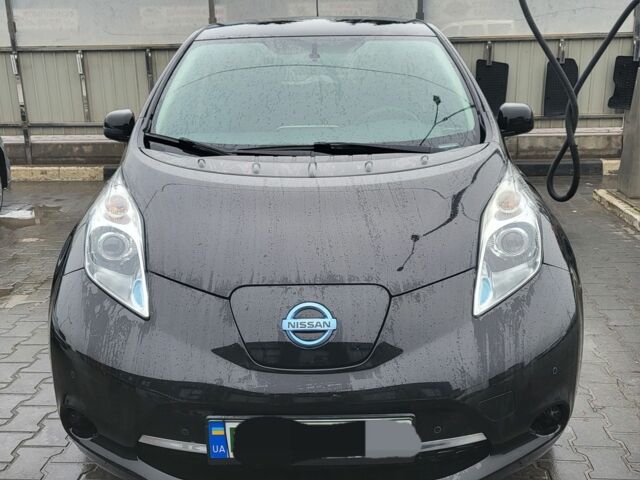 Чорний Ніссан Ліф, об'ємом двигуна 0 л та пробігом 100 тис. км за 6500 $, фото 1 на Automoto.ua