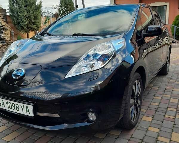 Чорний Ніссан Ліф, об'ємом двигуна 0 л та пробігом 137 тис. км за 8600 $, фото 1 на Automoto.ua