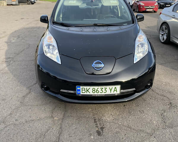 Черный Ниссан Лиф, объемом двигателя 0 л и пробегом 60 тыс. км за 7800 $, фото 1 на Automoto.ua