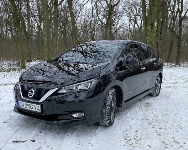 Чорний Ніссан Ліф, об'ємом двигуна 0 л та пробігом 118 тис. км за 12999 $, фото 1 на Automoto.ua