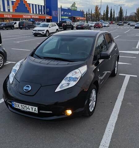Черный Ниссан Лиф, объемом двигателя 0 л и пробегом 148 тыс. км за 7800 $, фото 1 на Automoto.ua