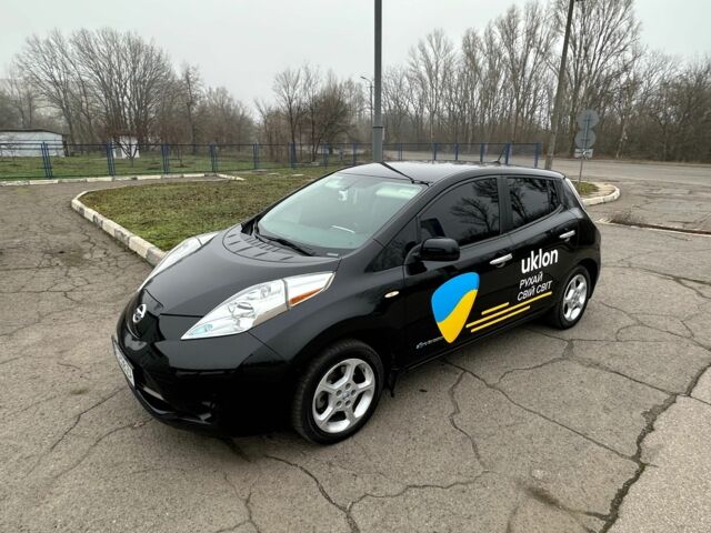 Черный Ниссан Лиф, объемом двигателя 0 л и пробегом 160 тыс. км за 5500 $, фото 1 на Automoto.ua