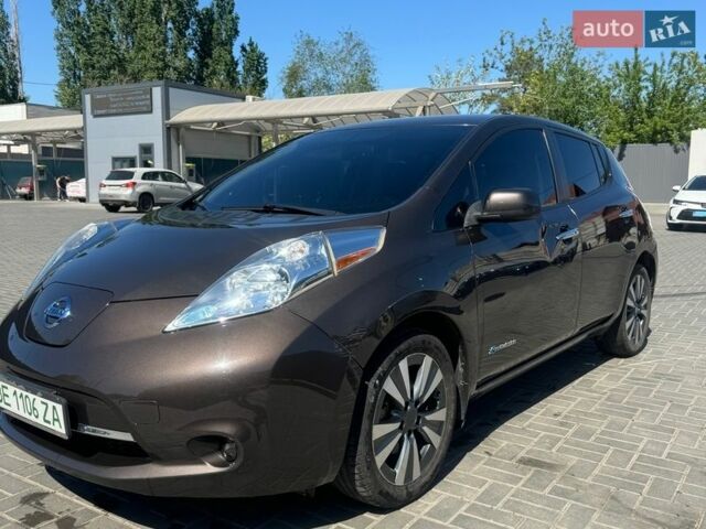 Черный Ниссан Лиф, объемом двигателя 0 л и пробегом 260 тыс. км за 5500 $, фото 1 на Automoto.ua