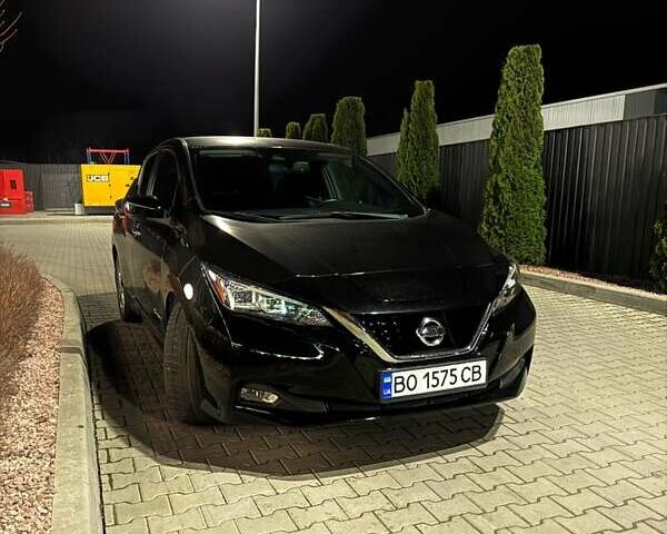 Черный Ниссан Лиф, объемом двигателя 0 л и пробегом 94 тыс. км за 12200 $, фото 1 на Automoto.ua