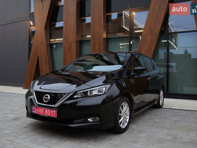 Черный Ниссан Лиф, объемом двигателя 0 л и пробегом 137 тыс. км за 12500 $, фото 1 на Automoto.ua