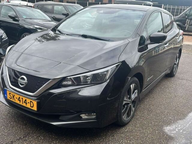 Черный Ниссан Лиф, объемом двигателя 0 л и пробегом 143 тыс. км за 10999 $, фото 1 на Automoto.ua