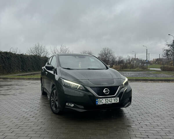 Черный Ниссан Лиф, объемом двигателя 0 л и пробегом 154 тыс. км за 10700 $, фото 1 на Automoto.ua