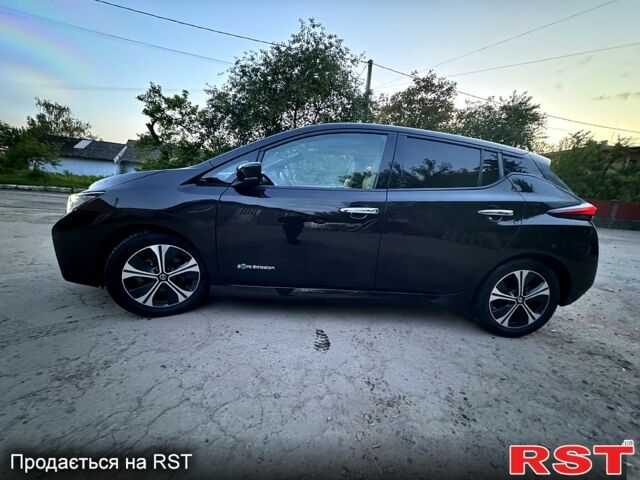 Черный Ниссан Лиф, объемом двигателя 0.11 л и пробегом 130 тыс. км за 12800 $, фото 1 на Automoto.ua