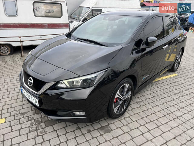 Черный Ниссан Лиф, объемом двигателя 0 л и пробегом 130 тыс. км за 12300 $, фото 1 на Automoto.ua