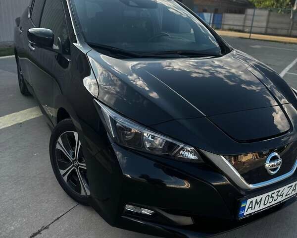 Черный Ниссан Лиф, объемом двигателя 0 л и пробегом 156 тыс. км за 12500 $, фото 1 на Automoto.ua