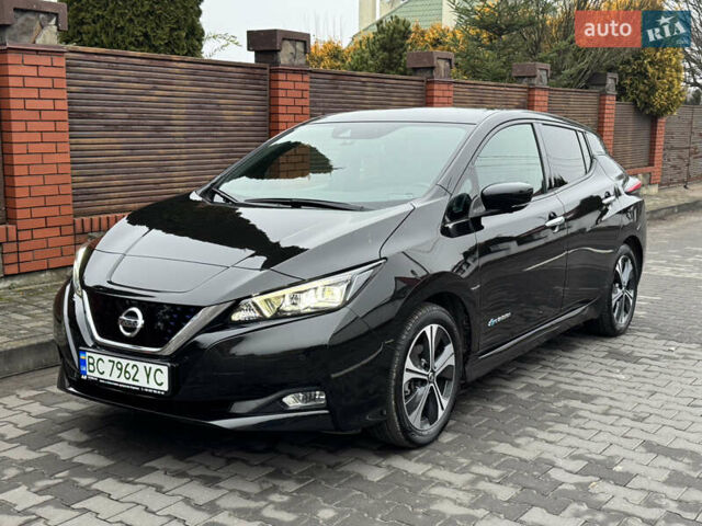 Черный Ниссан Лиф, объемом двигателя 0 л и пробегом 19 тыс. км за 14800 $, фото 1 на Automoto.ua