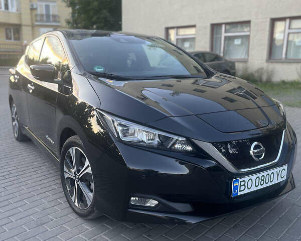 Черный Ниссан Лиф, объемом двигателя 0 л и пробегом 130 тыс. км за 12200 $, фото 1 на Automoto.ua