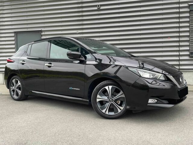 Черный Ниссан Лиф, объемом двигателя 0 л и пробегом 34 тыс. км за 6700 $, фото 1 на Automoto.ua