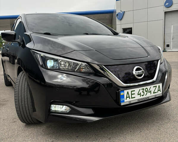 Черный Ниссан Лиф, объемом двигателя 0 л и пробегом 50 тыс. км за 14750 $, фото 1 на Automoto.ua