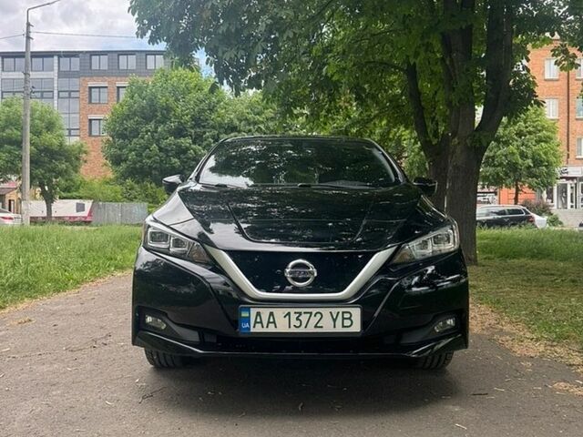 Черный Ниссан Лиф, объемом двигателя 0 л и пробегом 60 тыс. км за 16000 $, фото 1 на Automoto.ua