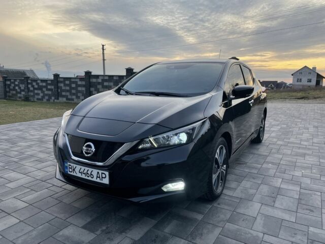 Черный Ниссан Лиф, объемом двигателя 0 л и пробегом 70 тыс. км за 13377 $, фото 1 на Automoto.ua