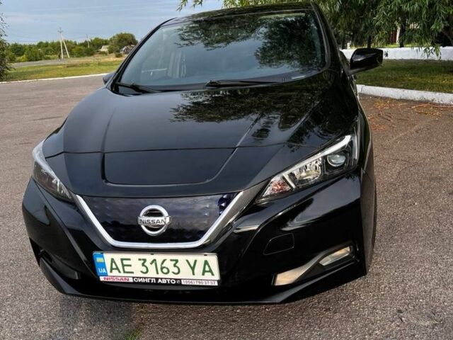 Черный Ниссан Лиф, объемом двигателя 0 л и пробегом 60 тыс. км за 15500 $, фото 1 на Automoto.ua