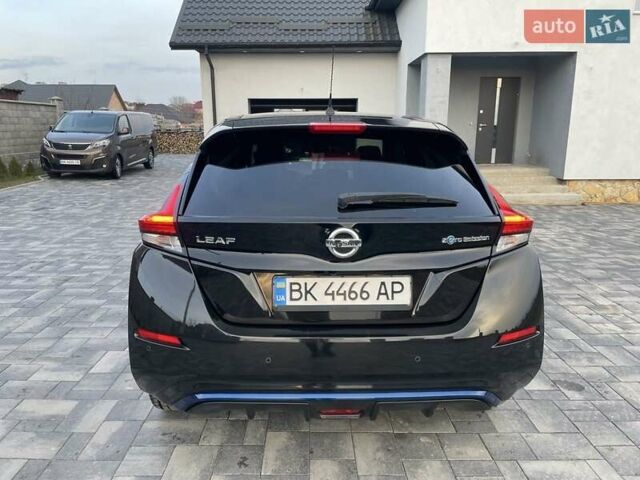 Чорний Ніссан Ліф, об'ємом двигуна 0 л та пробігом 70 тис. км за 13377 $, фото 1 на Automoto.ua