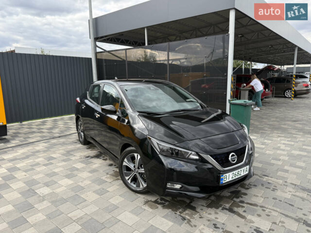 Черный Ниссан Лиф, объемом двигателя 0 л и пробегом 32 тыс. км за 16000 $, фото 1 на Automoto.ua