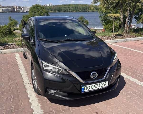 Черный Ниссан Лиф, объемом двигателя 0 л и пробегом 75 тыс. км за 16199 $, фото 1 на Automoto.ua