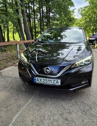 Черный Ниссан Лиф, объемом двигателя 0 л и пробегом 64 тыс. км за 16200 $, фото 1 на Automoto.ua