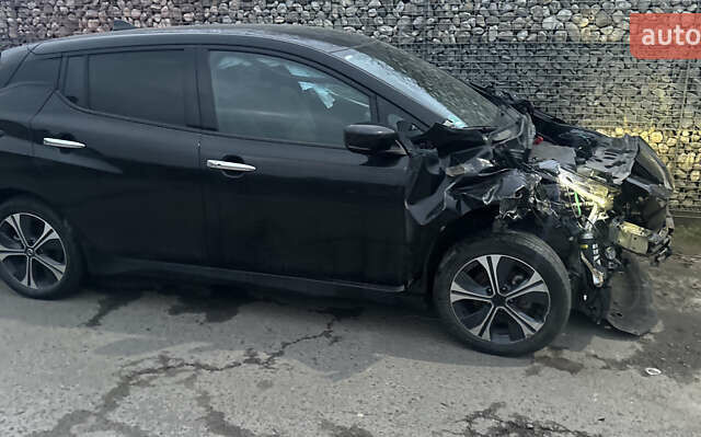 Черный Ниссан Лиф, объемом двигателя 0 л и пробегом 39 тыс. км за 9999 $, фото 1 на Automoto.ua